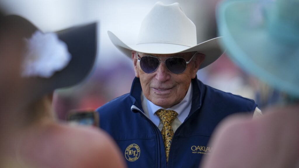 Hall of Fame horse trainer D. Wayne Lukas, a winner of 15 Triple Crown races, dies at 89 Hall of Fame horse trainer D. Wayne Lukas, a winner of 15 Triple Crown races, dies at 89