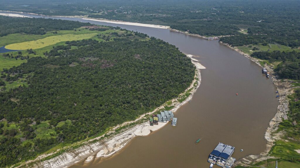 Peru’s Amazon communities accuse the state of failing to stop mercury pollution from illegal mining Peru's Amazon communities accuse the state of failing to stop mercury pollution from illegal mining