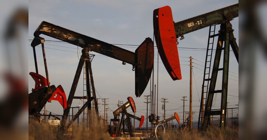 Oil prices plummet as demand falls amid supply glut Oil prices plummet as demand falls amid supply glut