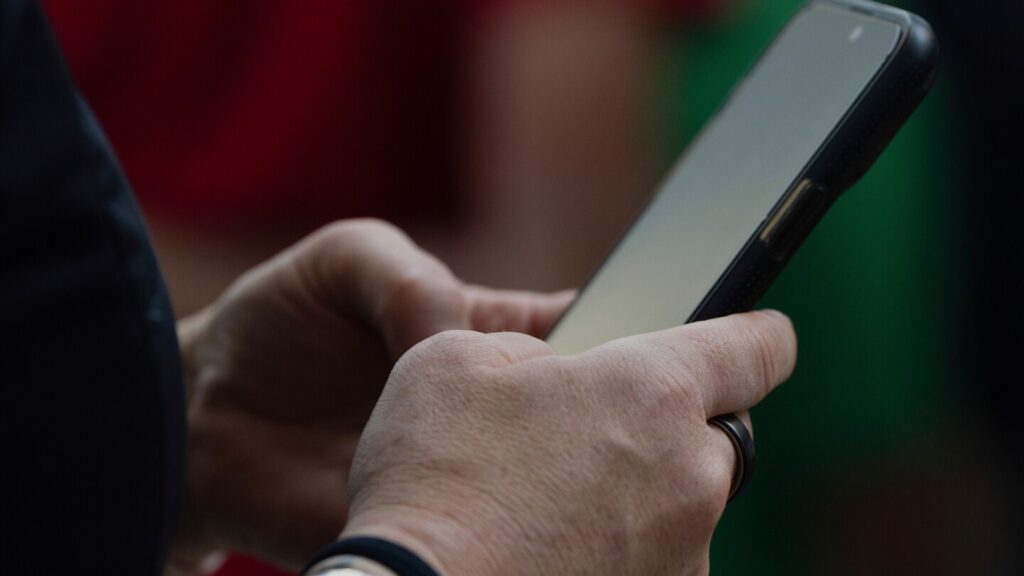 Beware of scams that promise good pay for completing easy online tasks