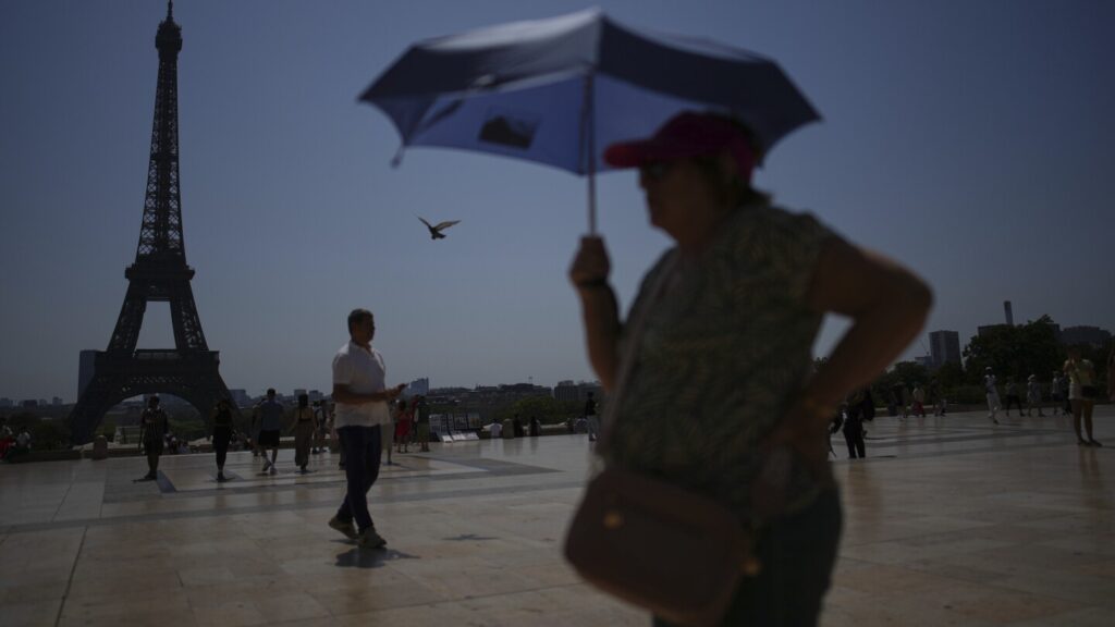 Burning of fossil fuels caused 1,500 deaths in recent European heat wave, study estimates Burning of fossil fuels caused 1,500 deaths in recent European heat wave, study estimates