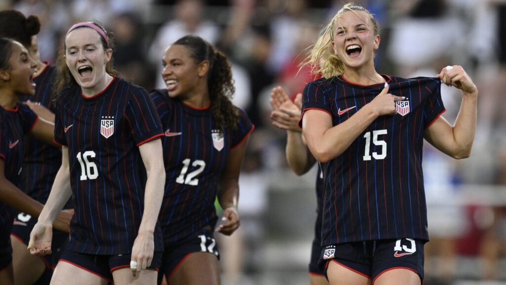 Claire Hutton scores first international goal to help the United States beat Canada 3-0 Claire Hutton scores first international goal to help the United States beat Canada 3-0