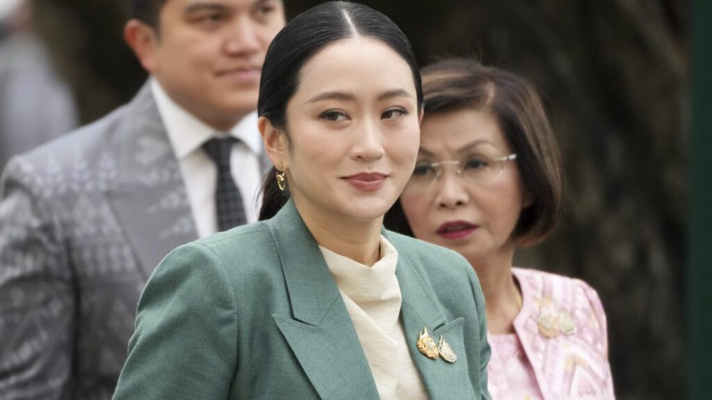 Court suspends Thailand’s prime minister to investigate a leaked phone call Court suspends Thailand's prime minister to investigate a leaked phone call