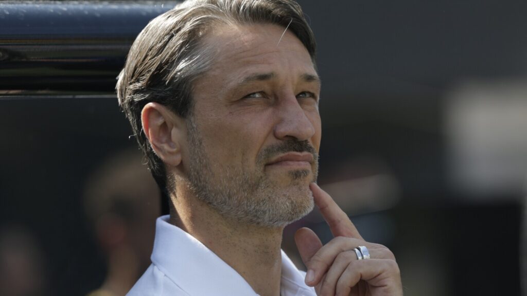 Dortmund coach Niko Kovač says MetLife Stadium field more suited to golf than to soccer Dortmund coach Niko Kovač says MetLife Stadium field more suited to golf than to soccer