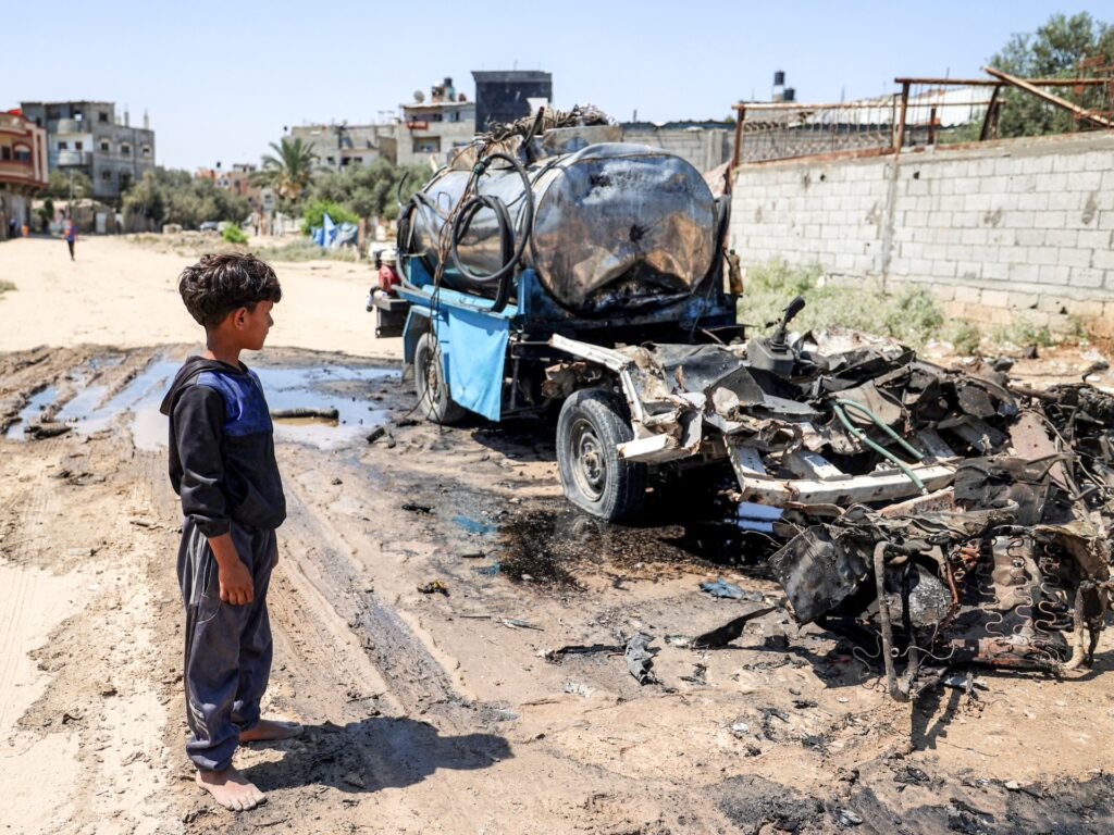 Israel continues to pound Gaza, killing 72, as truce talks stall Israel continues to pound Gaza, killing 72, as truce talks stall
