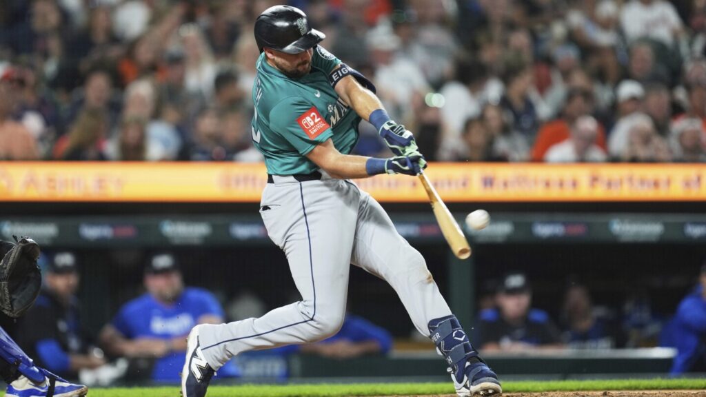 Mariners’ Cal Raleigh breaks AL record with 38 homers before the All-Star break Mariners' Cal Raleigh breaks AL record with 38 homers before the All-Star break
