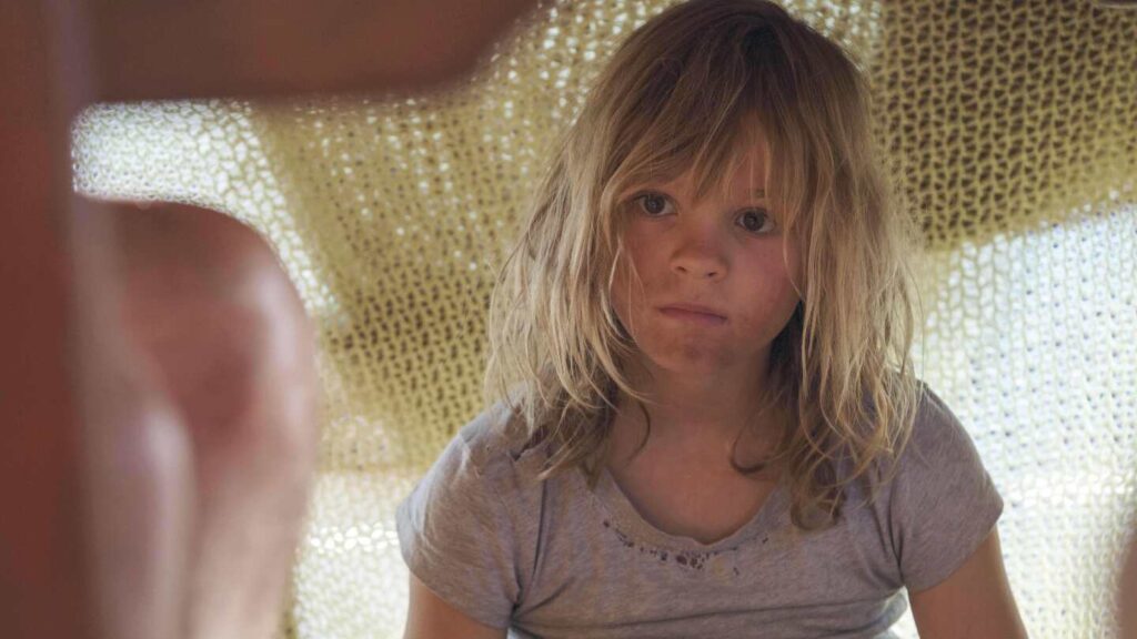 Movie Review: War, through one child's extraordinary eyes, in 'Don't Let's Go to the Dogs Tonight'