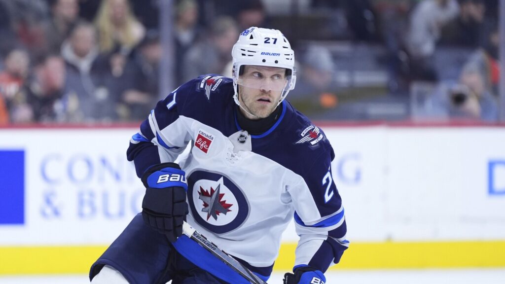 Nikolaj Ehlers remains unsigned late in Day 2 of NHL free agency Nikolaj Ehlers remains unsigned late in Day 2 of NHL free agency