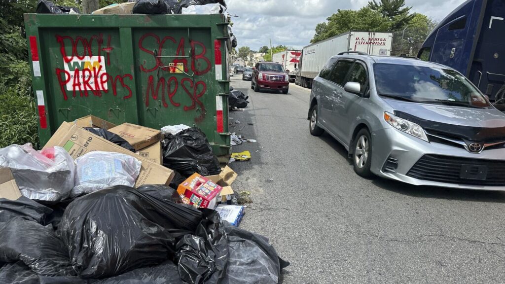 Philadelphia workers and city reach a deal to end strike that halted residential trash pickup Philadelphia workers and city reach a deal to end strike that halted residential trash pickup