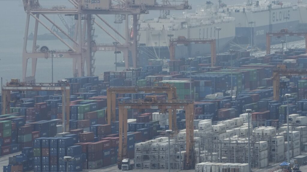 Trump’s trade blitz produces few deals but lots of uncertainty Trump's trade blitz produces few deals but lots of uncertainty