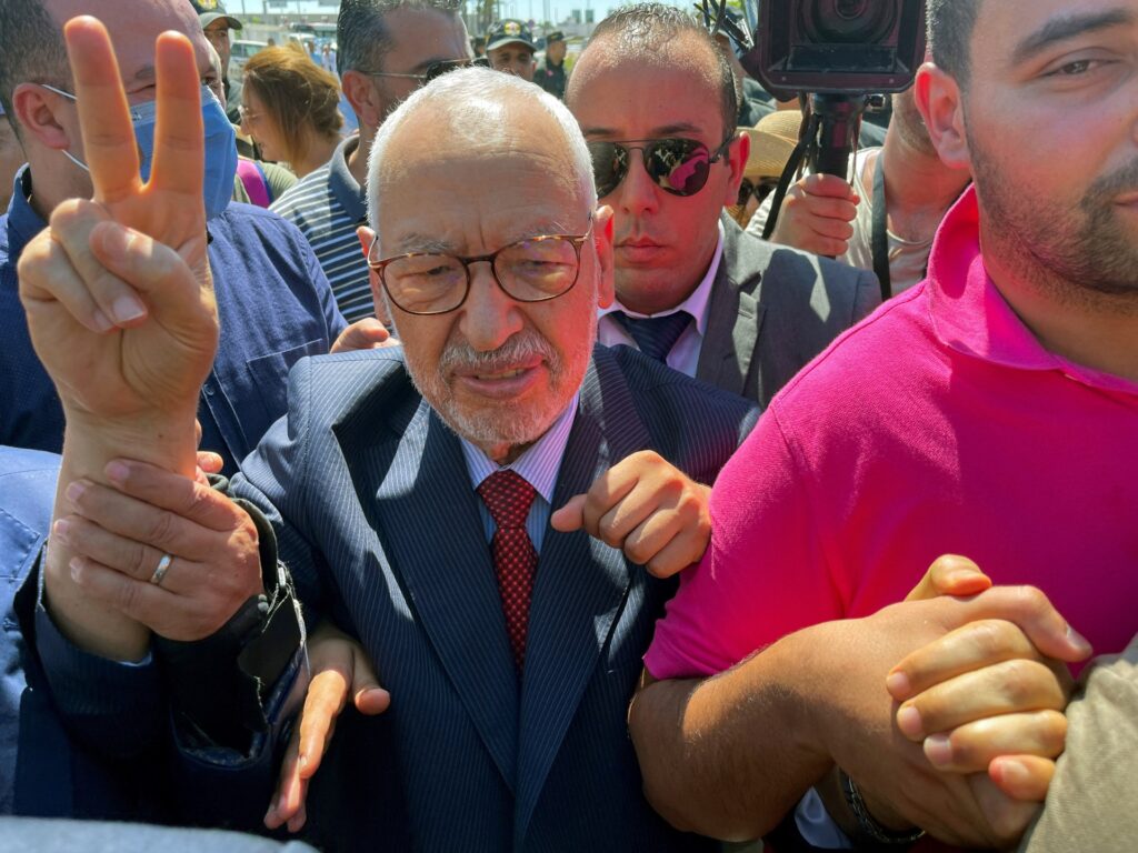 Tunisian court hands lengthy prison sentences to ex-officials Tunisian court hands lengthy prison sentences to ex-officials