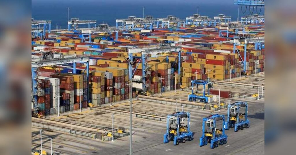 Abu Dhabi’s non-oil trade surges as diversification drive gains pace Abu Dhabi’s non-oil trade surges as diversification drive gains pace