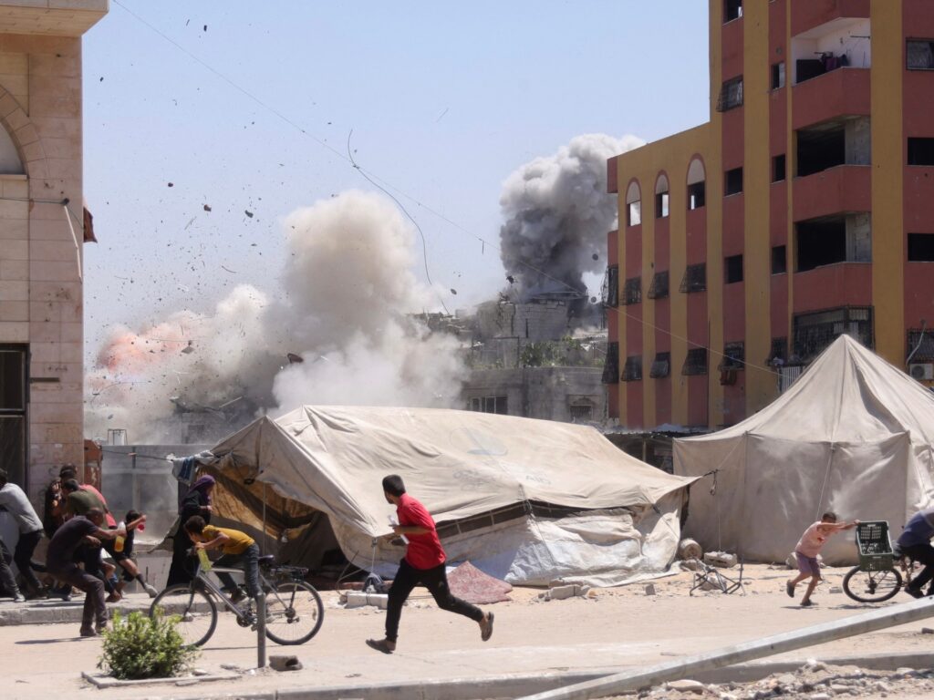 Israel pounds Gaza, killing 81, as it begins assault to seize Gaza City Israel pounds Gaza, killing 81, as it begins assault to seize Gaza City