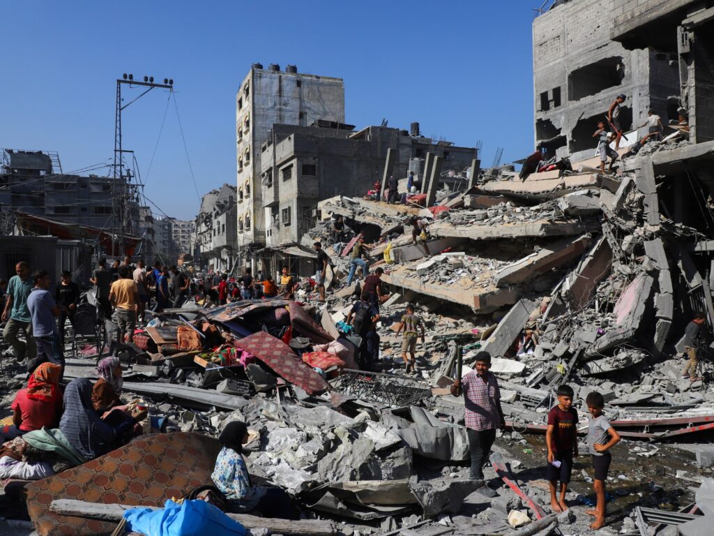 Israeli attacks on Gaza kill 59, including 14 members of the same family Israeli attacks on Gaza kill 59, including 14 members of the same family
