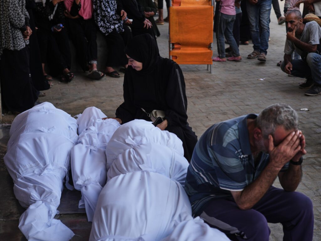 Israel kills 85 people in Gaza despite calls for truce from world leaders Israel kills 85 people in Gaza despite calls for truce from world leaders