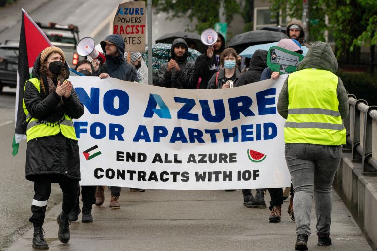 FILE PHOTO: Demonstrators march in support of Palestinians in Gaza near the Microsoft Build conference, during the ongoing conflict between Israel and the Palestinian Islamist group Hamas, to call for the termination of Microsoft’s Azure contracts with Israel in Seattle, Washington, U.S. May 21, 2024. REUTERS/David Ryder/File Photo