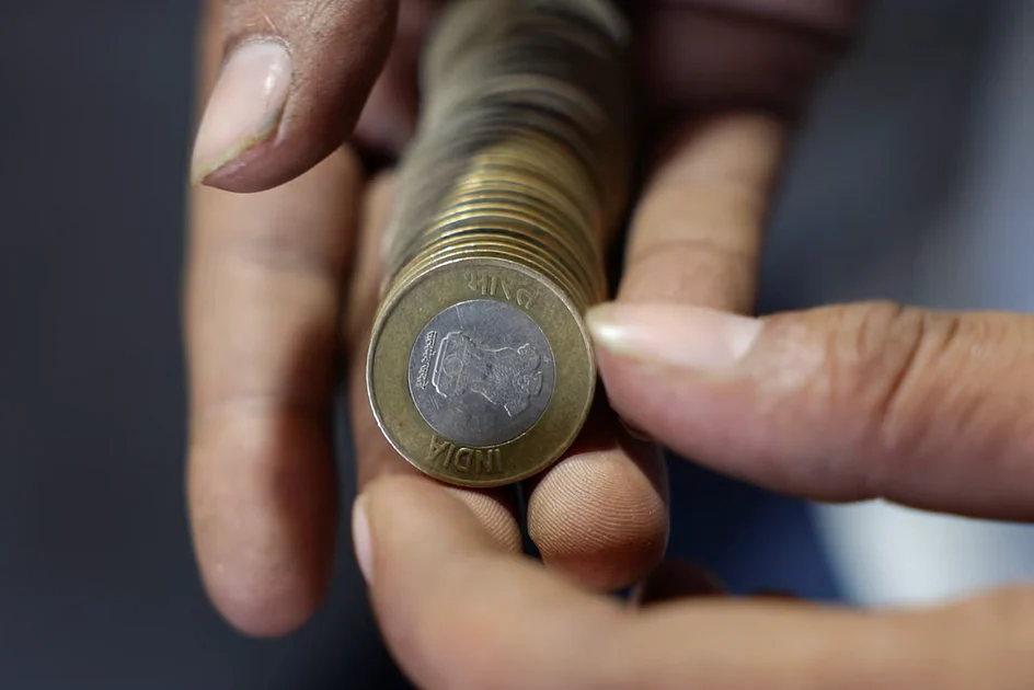 Indian rupee weakens against dirham: Why UAE expats not rushing to remit Indian rupee weakens against dirham: Why UAE expats not rushing to remit