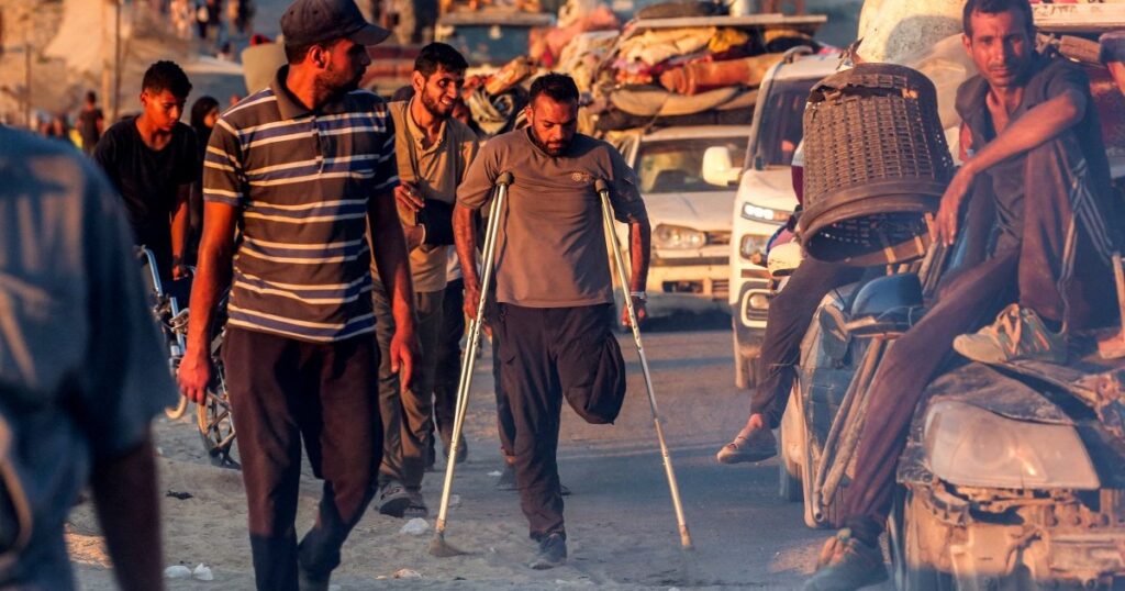 Palestinians flee Israeli bombing of Gaza City to ‘unknown’ in al-Mawasi Palestinians flee Israeli bombing of Gaza City to ‘unknown’ in al-Mawasi