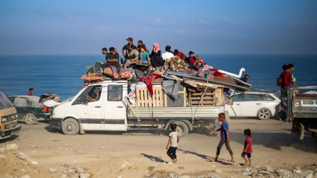 WHO warns hospitals ‘on the brink’ as Israel pushes Gaza City assault WHO warns hospitals ‘on the brink’ as Israel pushes Gaza City assault