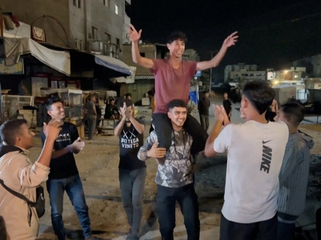 Palestinians in war-ravaged Gaza celebrate ceasefire news, joy in Tel Aviv Palestinians in war-ravaged Gaza celebrate ceasefire news, joy in Tel Aviv