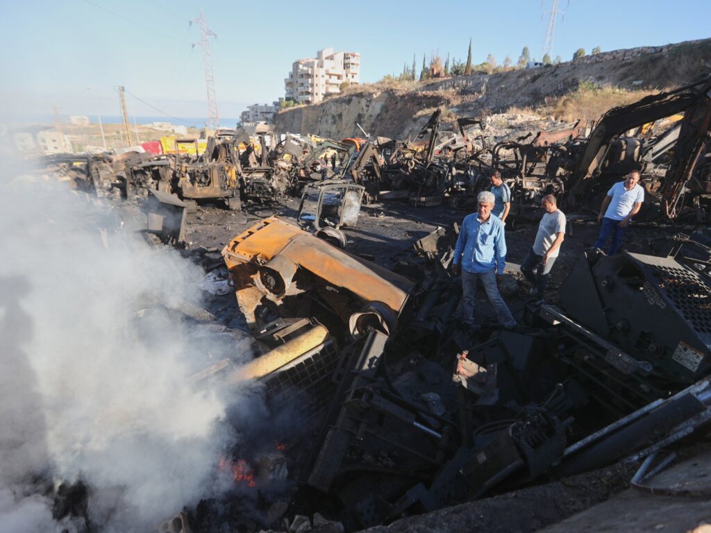 Intensive Israeli air strikes kill one, injure seven in southern Lebanon Intensive Israeli air strikes kill one, injure seven in southern Lebanon