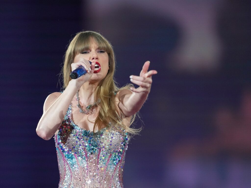 Taylor Swift’s 12th studio album Showgirl shatters Spotify record Taylor Swift’s 12th studio album Showgirl shatters Spotify record