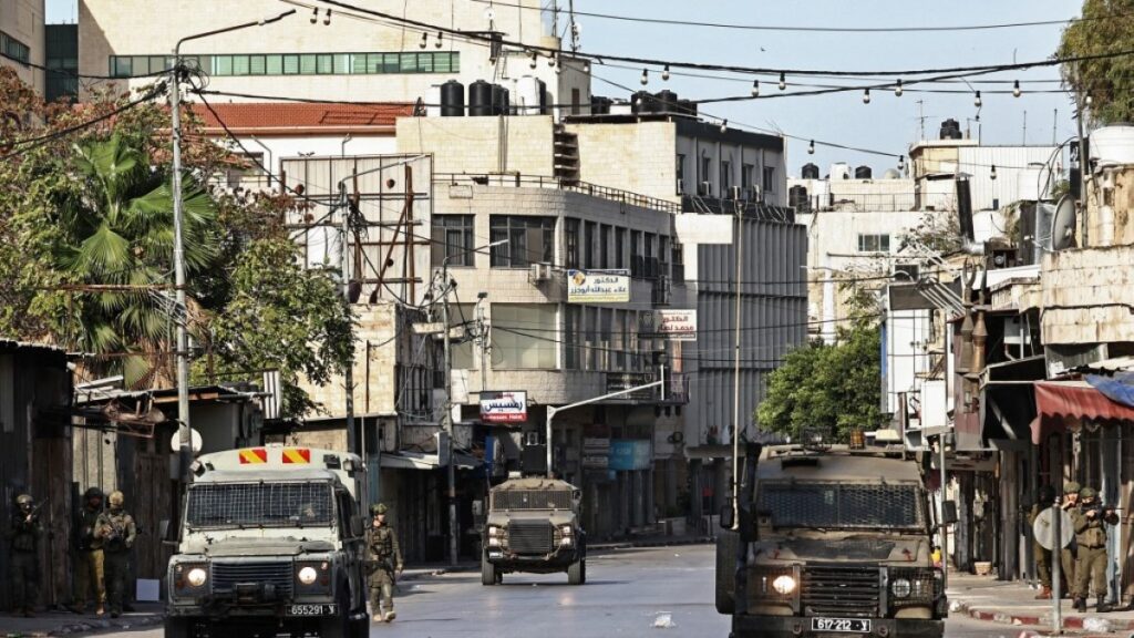 Israel lays siege to occupied West Bank’s Tubas, displaces tens of families Israel lays siege to occupied West Bank’s Tubas, displaces tens of families