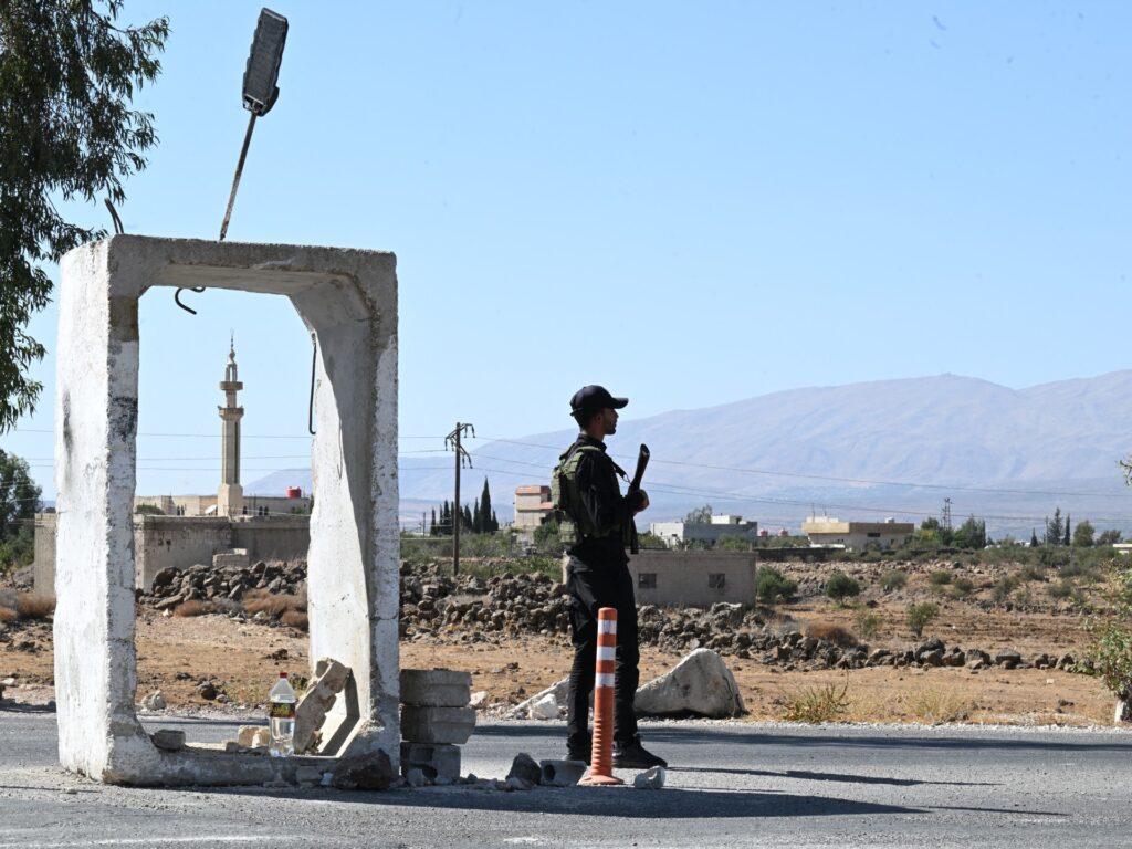 Israel sets up checkpoint in Syria’s Quneitra in new breach of sovereignty Israel sets up checkpoint in Syria’s Quneitra in new breach of sovereignty