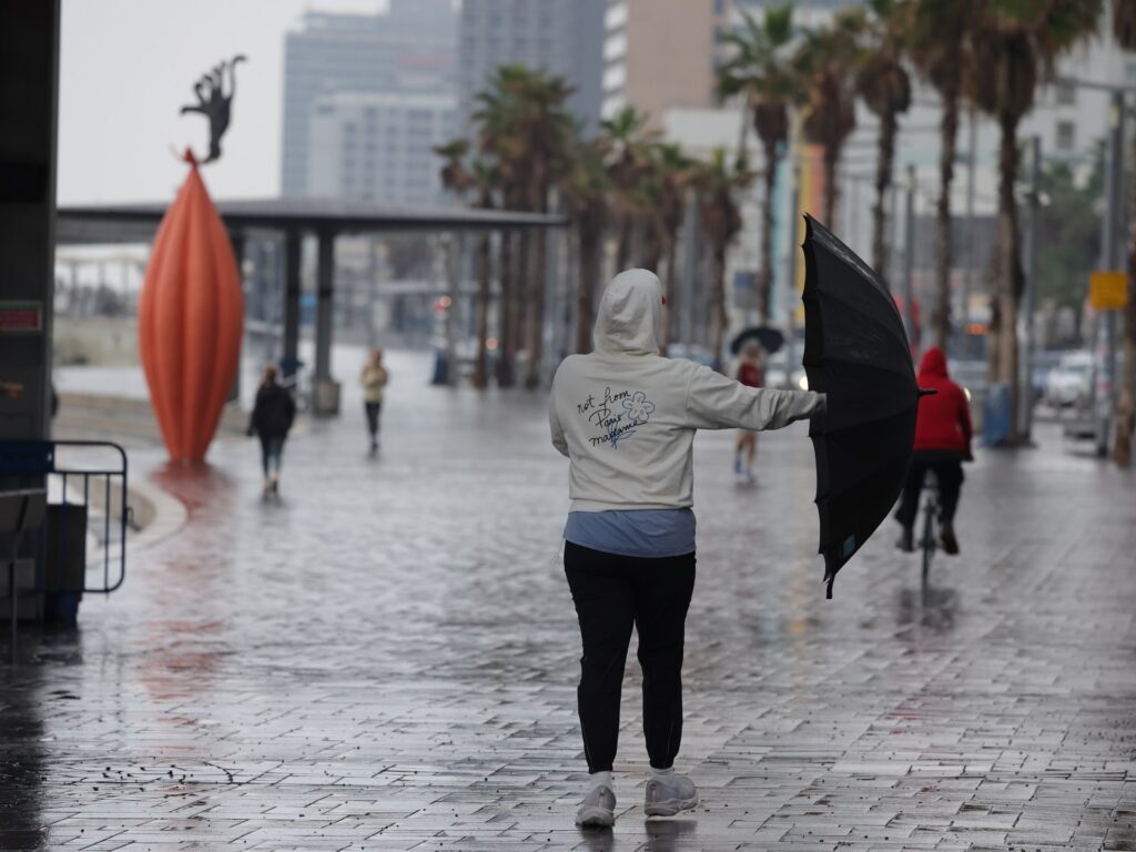 Israel prepares for Storm Byron, but not all citizens will get help Israel prepares for Storm Byron, but not all citizens will get help