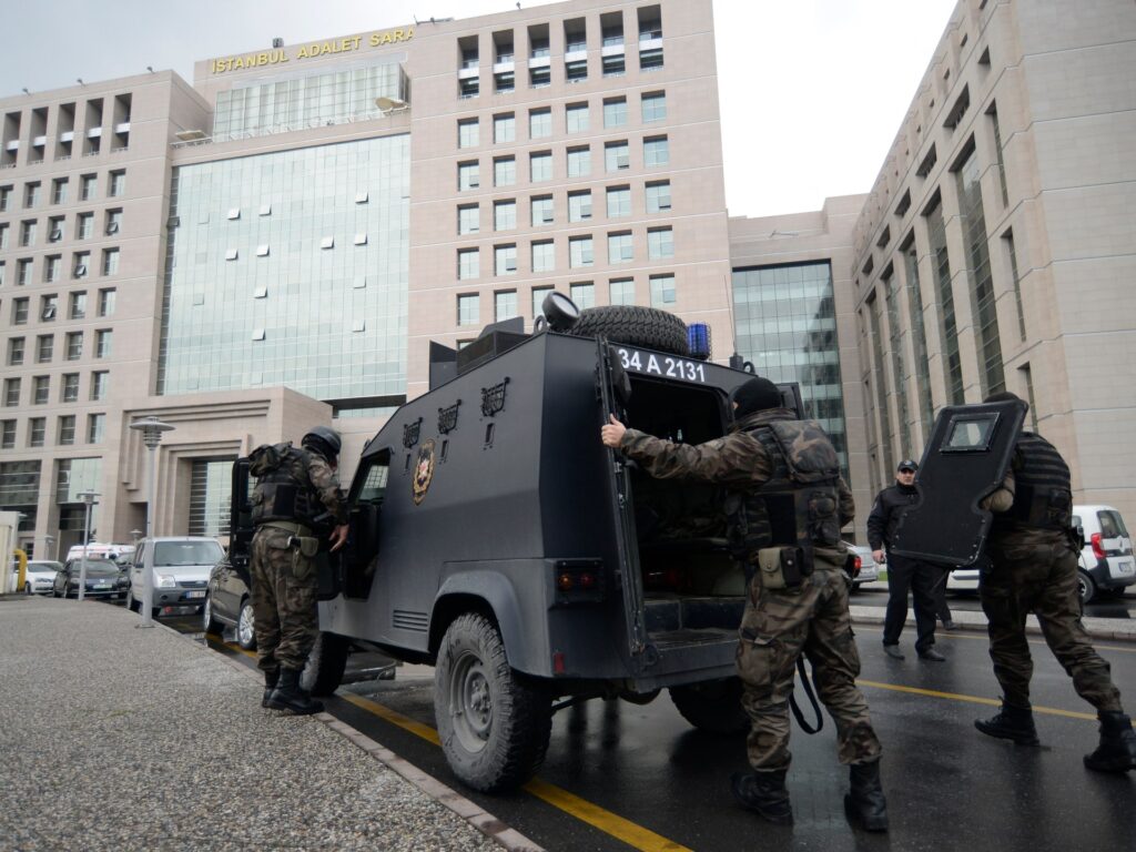 Turkiye arrests 115 ISIL suspects it says planned holiday attacks Turkiye arrests 115 ISIL suspects it says planned holiday attacks