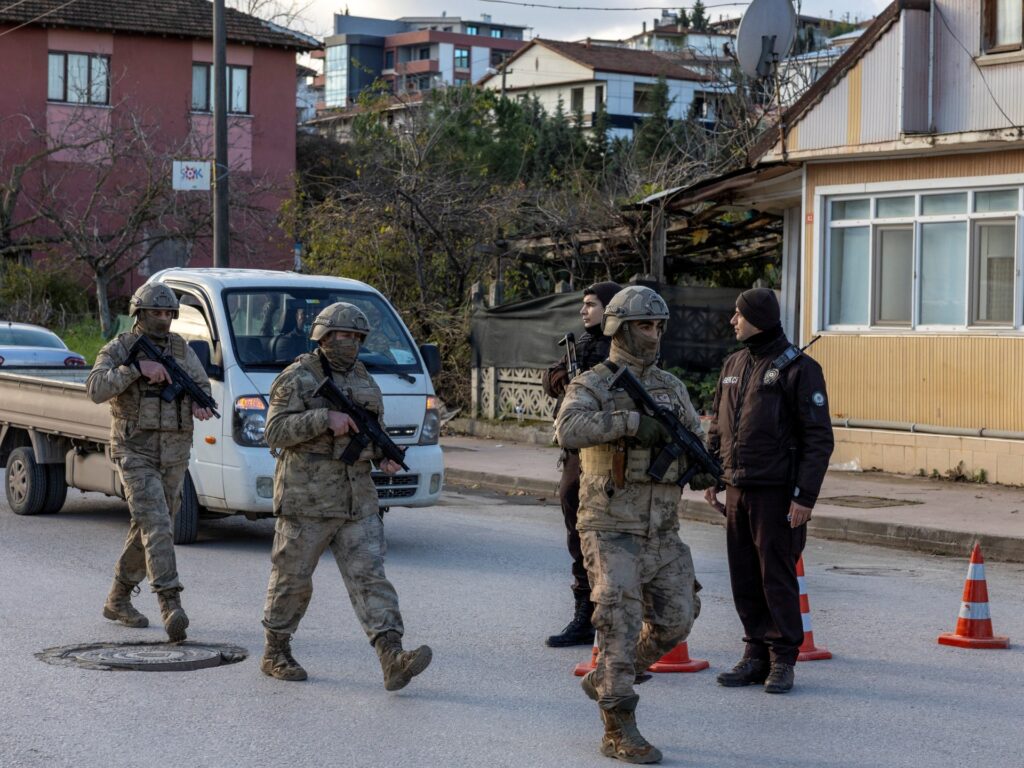Turkiye arrests 125 ISIL suspects in new raids that mark widening crackdown Turkiye arrests 125 ISIL suspects in new raids that mark widening crackdown