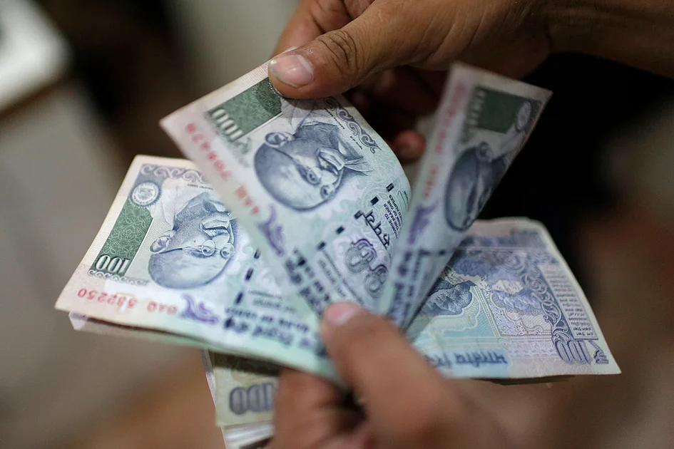 Indian rupee crosses Rs25 against UAE dirham: Factors of decline, what it means Indian rupee crosses Rs25 against UAE dirham: Factors of decline, what it means