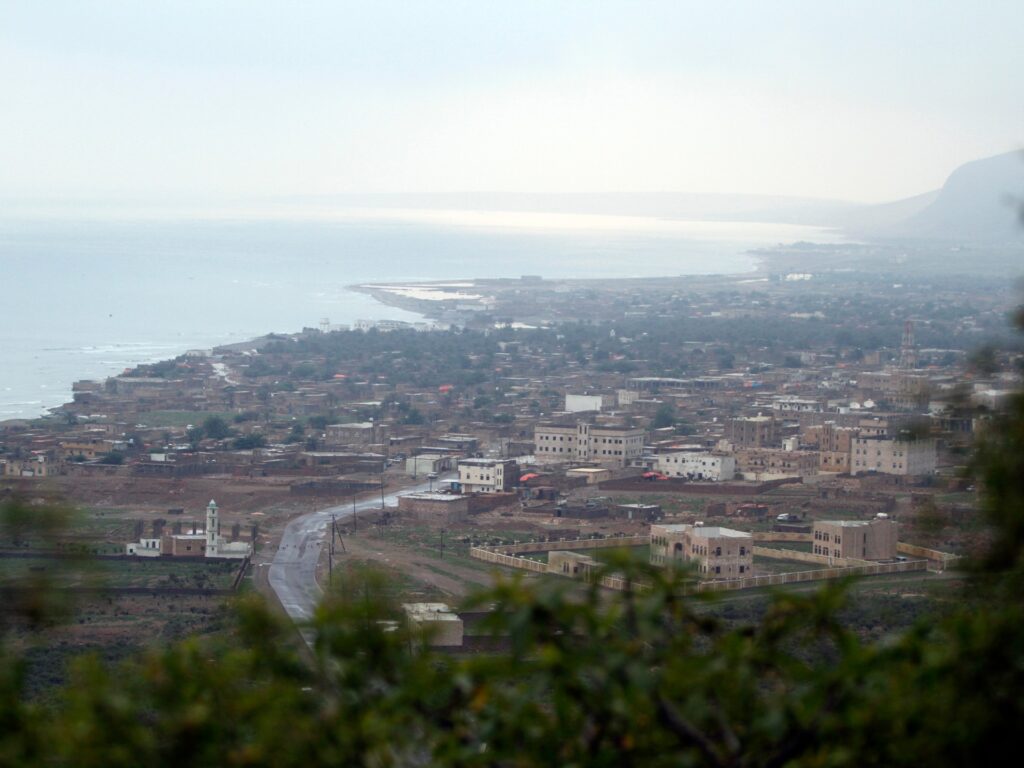 Hundreds of tourists stuck on Yemeni island as tensions simmer on mainland Hundreds of tourists stuck on Yemeni island as tensions simmer on mainland