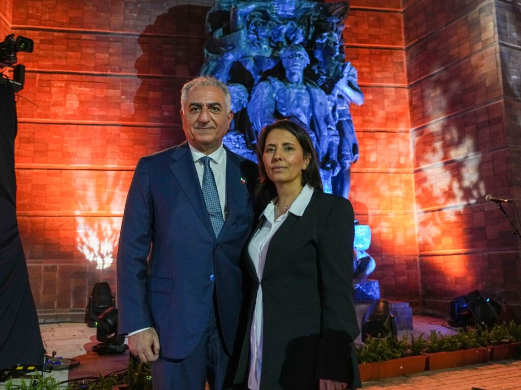 Who is Reza Pahlavi? The exiled ‘prince’ urging Iranians to ‘seize cities’ Who is Reza Pahlavi? The exiled ‘prince’ urging Iranians to ‘seize cities’
