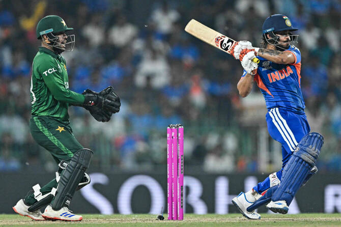 India Demolish Pakistan in T20 World Cup Showdown as Political Chill Freezes Handshake