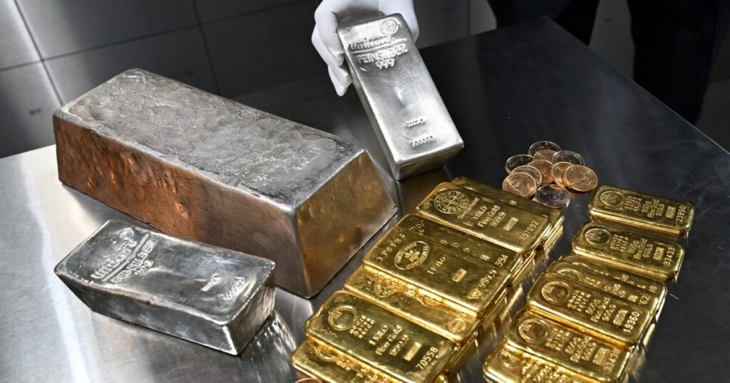 Gold and silver prices soared, then plummeted. What’s going on? Gold and silver prices soared, then plummeted. What’s going on?
