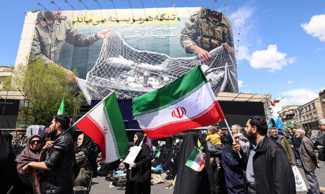 Iran unveils alternative Hormuz shipping routes, cites sea mine danger