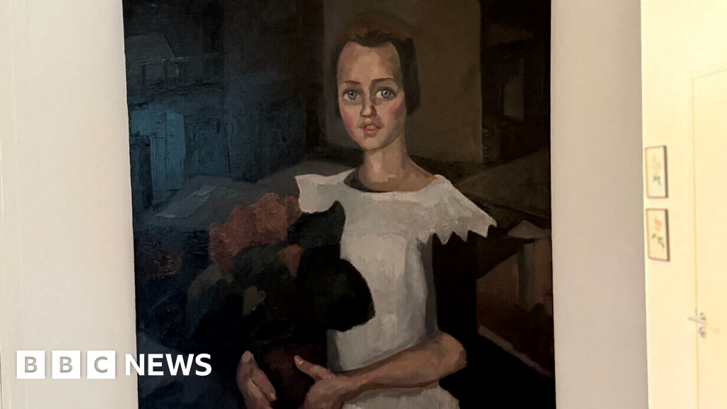 Portrait looted by Nazis found in home of Dutch SS leader's descendantsThe painting is believed to have been plundered by high-ranking Nazi Hermann Goering during World War Two.45 mins agoEurope Portrait looted by Nazis found in home of Dutch SS leader's descendantsThe painting is believed to have been plundered by high-ranking Nazi Hermann Goering during World War Two.45 mins agoEurope
