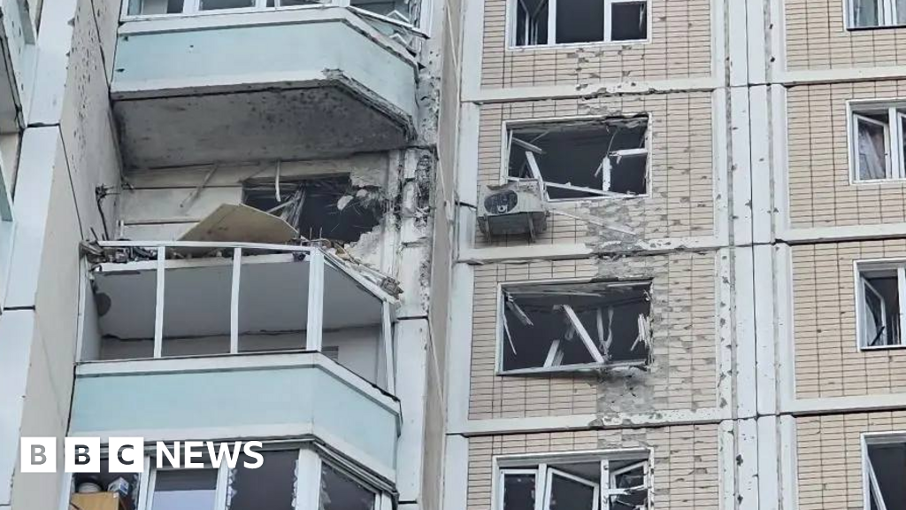Large-scale Ukrainian drone attack kills three in Moscow region, says RussiaIn Ukraine, local officials report eight injured in overnight Russian drone strikes and shelling.1 hr agoEurope Large-scale Ukrainian drone attack kills three in Moscow region, says RussiaIn Ukraine, local officials report eight injured in overnight Russian drone strikes and shelling.1 hr agoEurope