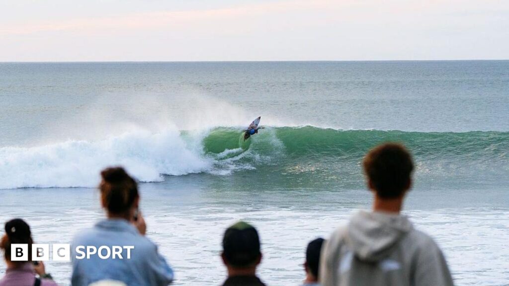 Surf photographer attacked in water by 'shark or sea lion'The finals day of the World Surf League's New Zealand Pro event was paused after a photographer was attacked.5 hrs agoSurfing Surf photographer attacked in water by 'shark or sea lion'The finals day of the World Surf League's New Zealand Pro event was paused after a photographer was attacked.5 hrs agoSurfing