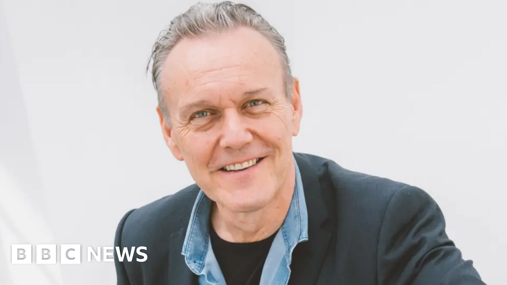 Buffy and Ted Lasso star Anthony Head dies at 72The British actor, who also appeared in Merlin and Little Britain, died of complications from pneumonia.1 hr agoCulture Buffy and Ted Lasso star Anthony Head dies at 72The British actor, who also appeared in Merlin and Little Britain, died of complications from pneumonia.1 hr agoCulture