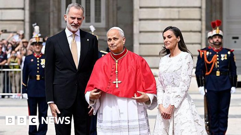 Pope Leo begins Spain visit with praise for governmentOn the first day of his official seven-day tour of Spain, the Pope praises the country's "active commitment to peace and solidarity among peoples".31 mins agoEurope Pope Leo begins Spain visit with praise for governmentOn the first day of his official seven-day tour of Spain, the Pope praises the country's "active commitment to peace and solidarity among peoples".31 mins agoEurope