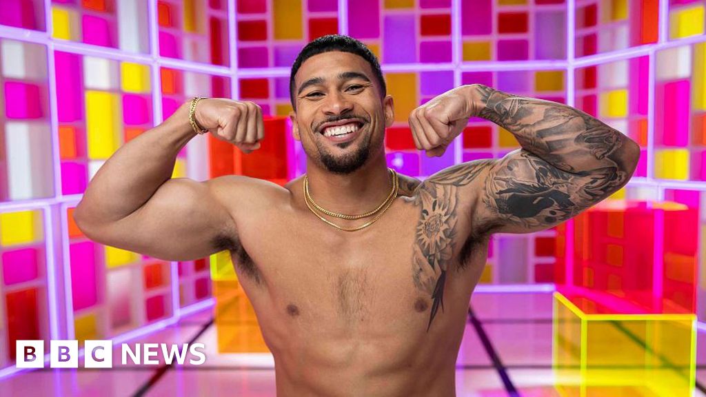 Police officer turned Love Island US contestant faces hometown backlashSean Reifel's joined the cast of the popular reality series less than a year after he joined his hometown's police force.4 hrs agoUS & Canada Police officer turned Love Island US contestant faces hometown backlashSean Reifel's joined the cast of the popular reality series less than a year after he joined his hometown's police force.4 hrs agoUS & Canada