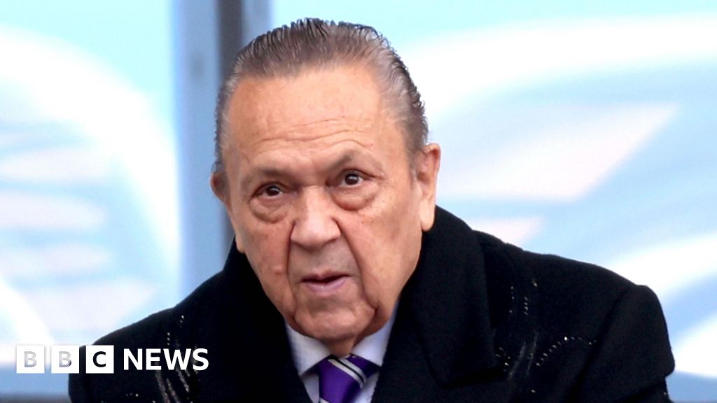 Billionaire West Ham co-owner accused of abusing his power and preying on women for sexWomen say David Sullivan told them they needed to have sex with him to feature in his newspapers.2 hrs agoUK Billionaire West Ham co-owner accused of abusing his power and preying on women for sexWomen say David Sullivan told them they needed to have sex with him to feature in his newspapers.2 hrs agoUK