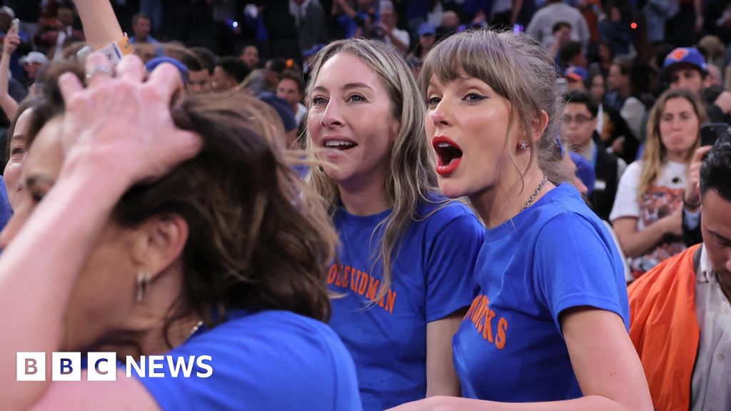 Knicks fans go wild as New York team makes biggest comeback in NBA Finals historyA star-studded crowd, including actor Timothee Chalamet and pop icon Taylor Swift, sees the Knicks clinch a record comeback.Just nowUS & Canada Knicks fans go wild as New York team makes biggest comeback in NBA Finals historyA star-studded crowd, including actor Timothee Chalamet and pop icon Taylor Swift, sees the Knicks clinch a record comeback.Just nowUS & Canada
