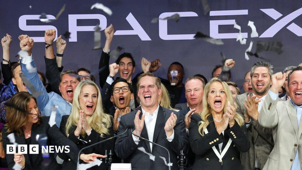 LIVEElon Musk becomes world's first trillionaire as SpaceX shares soar on stock market debutThe company's shares started trading at $150 each (£112) shortly before noon eastern time, above the company's estimated listing price of $135. LIVEElon Musk becomes world's first trillionaire as SpaceX shares soar on stock market debutThe company's shares started trading at $150 each (£112) shortly before noon eastern time, above the company's estimated listing price of $135.
