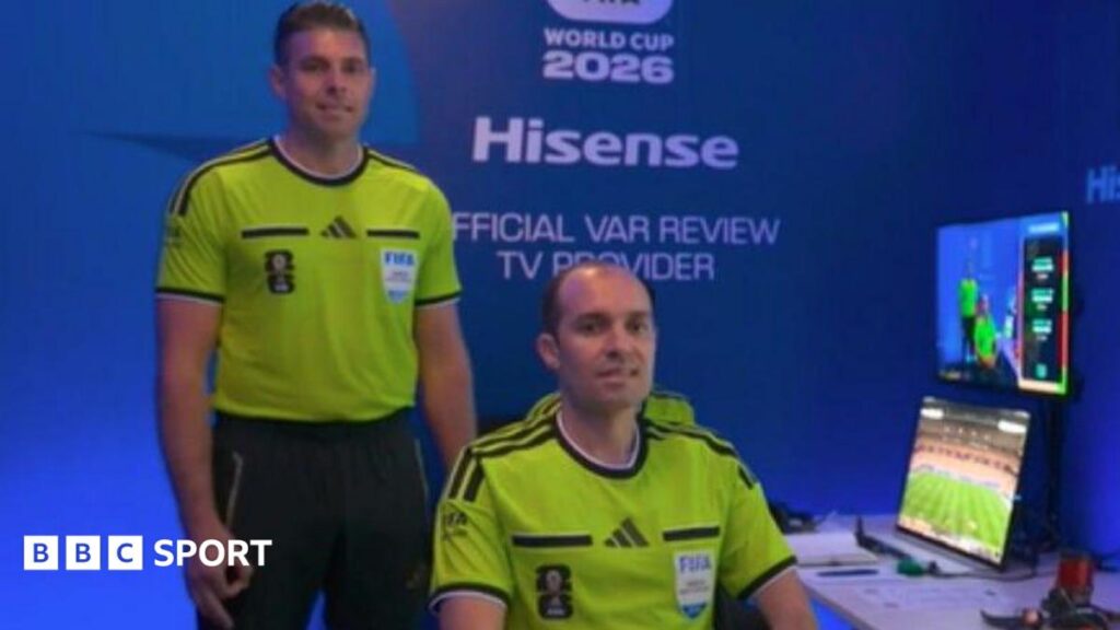 VAR official says hand gesture was 'involuntary, subconscious twitch'Video assistant referee Shaun Evans has denied "intentionally" making a hand gesture "to communicate a message, affiliation, game or belief of any kind".3 hrs agoWorld Cup VAR official says hand gesture was 'involuntary, subconscious twitch'Video assistant referee Shaun Evans has denied "intentionally" making a hand gesture "to communicate a message, affiliation, game or belief of any kind".3 hrs agoWorld Cup