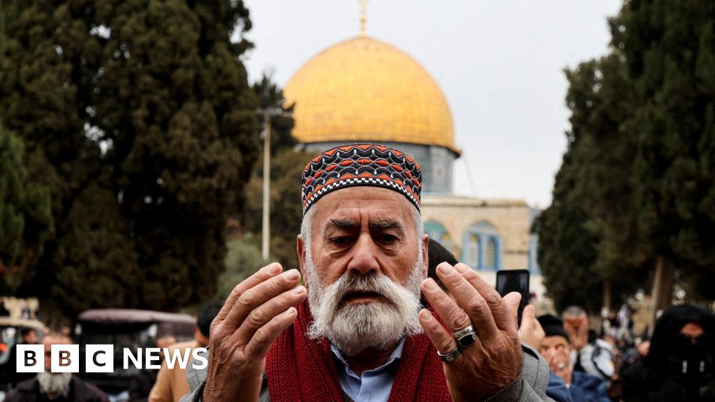 Status quo at Jerusalem's holiest site under threat as Israeli nationalists flout rulesIsraeli nationalists are increasingly flouting a convention on how faiths share the al-Aqsa mosque compound.22 mins agoMiddle East Status quo at Jerusalem's holiest site under threat as Israeli nationalists flout rulesIsraeli nationalists are increasingly flouting a convention on how faiths share the al-Aqsa mosque compound.22 mins agoMiddle East