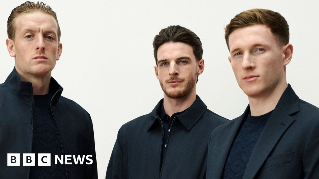 'It's very Bond': Fashion experts on the England squad's off-pitch lookWhat experts make of the men's team's official off-duty fashion as they prepare for their first World Cup match.6 hrs agoEngland 'It's very Bond': Fashion experts on the England squad's off-pitch lookWhat experts make of the men's team's official off-duty fashion as they prepare for their first World Cup match.6 hrs agoEngland