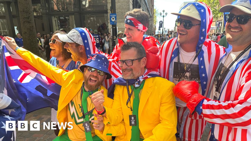 Watch: World Cup fans react to US defeating Australia to reach knockout roundUS supporters were delighted after their team won 2-0 against the Socceroos while Australian fans were left disappointed but still hopeful.44 mins agoAustralia Watch: World Cup fans react to US defeating Australia to reach knockout roundUS supporters were delighted after their team won 2-0 against the Socceroos while Australian fans were left disappointed but still hopeful.44 mins agoAustralia
